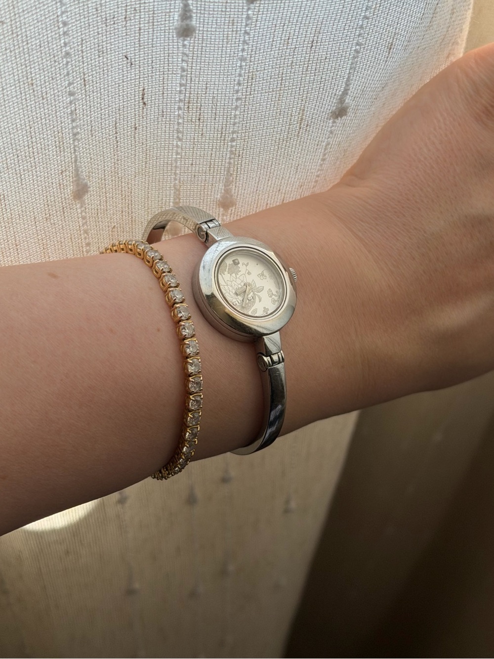 Vintage Gucci 105 Silver Floral Dial 1P Diamond women’s watch